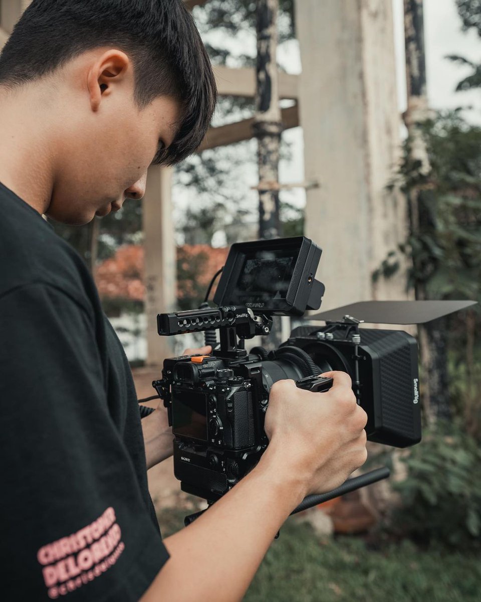 SmallRig_Japan's tweet photo. ギアを手に取り、SmallRigでSonyA7IIIをセットアップします
写真提供者📸：@qhventures https://t.co/HsZrEblrIh