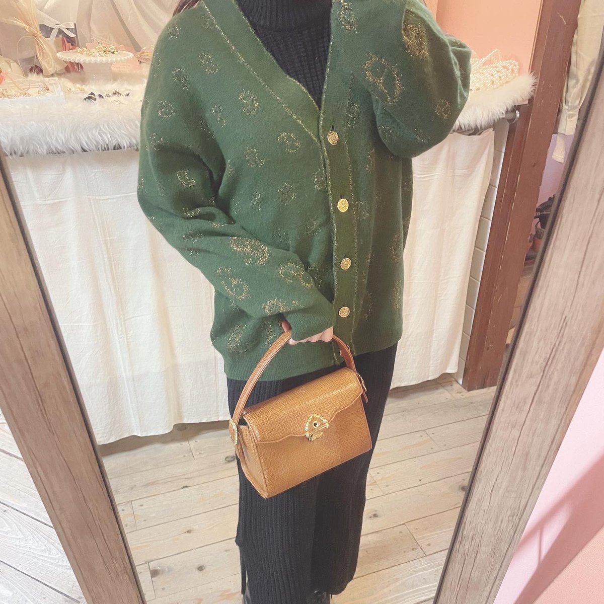 _rionnn__'s tweet photo. 本日もご来店ありがとうございました♡
スタッフおすすめアイテムのご紹介です💌
是非店頭まで見にいらしてください❤︎ https://t.co/2JBJMuMVoQ