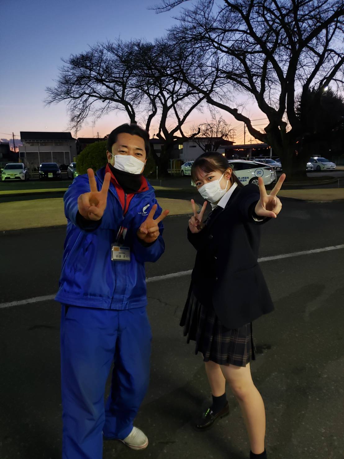 所沢中央自動車教習所 学校帰りの高校生も増えてきました 田邊指導員と記念撮影 ありがとう 教習所 自動車学校 所沢 トコチュー 教習所楽しい 合格 合宿免許 バイク バイク乗りと繋がりたい 運転免許 笑顔 Sdsグループ T Co