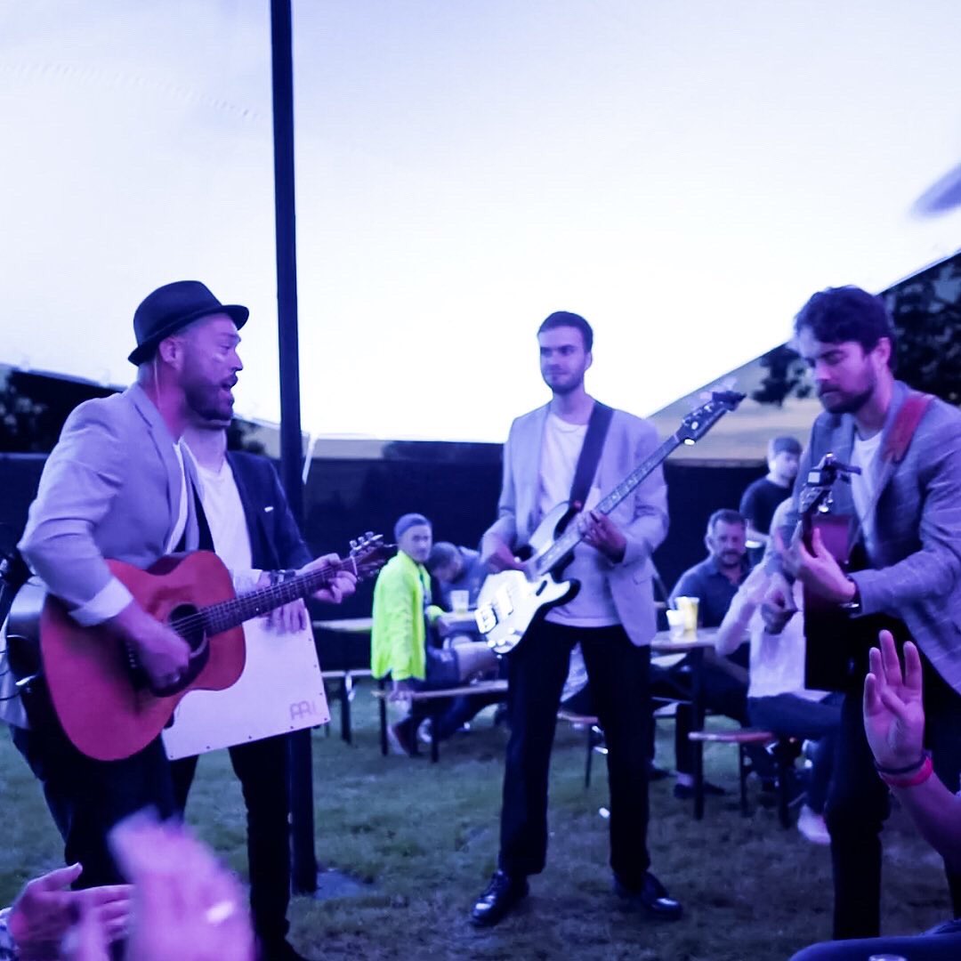 8RAY Group tweet media