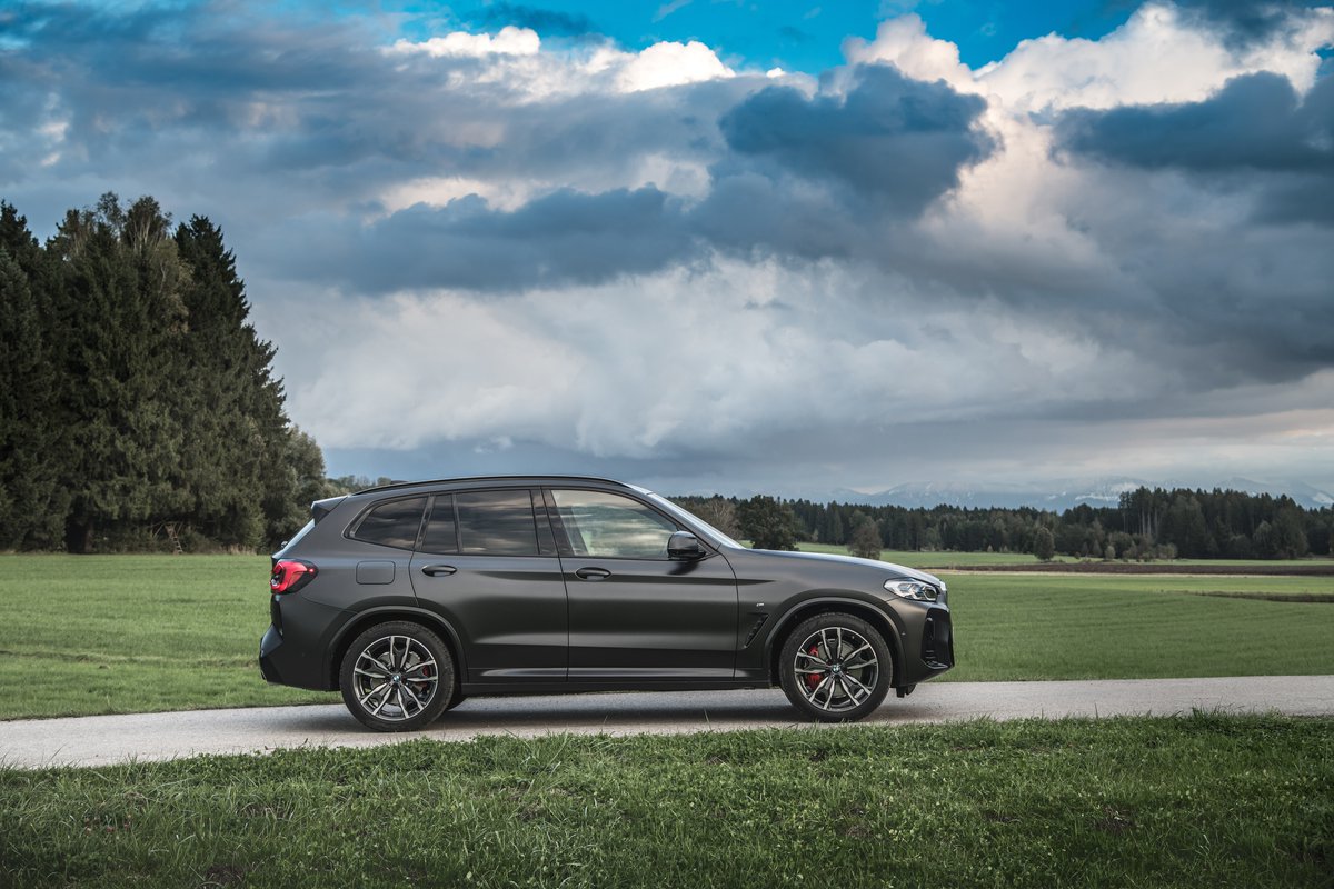 Exploring never looked so good. 
The BMW X3. 
#THEX3

Fuel consumption/100km, CO2 emission/km comb.: 7.0–6.2l, 183–162 g. According to WLTP, b.mw/Further_Info.