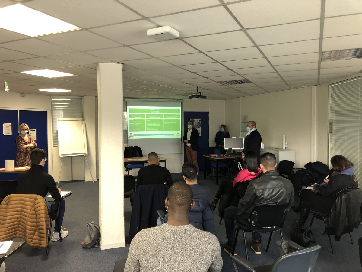 MaximeBunelpro's tweet photo. #Pôleemploi Orléans Loire a accompagné dans son recrutement le centre d'appel GROUPAMA Olivet en partenariat avec Partnaire.

Un travail en synergie avec l'ensemble des acteurs de l'emploi.

A la 🗝️ : 10 personnes formées puis recrutées en CDI 35h/semaine. https://t.co/yVWYBOhmUP