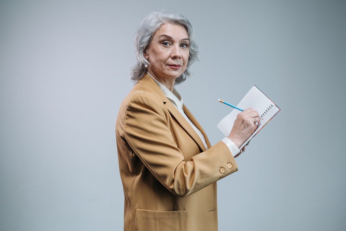 De website en visie 'Samen vooruit met dementie' is mede tot stand gekomen met input van mensen met dementie en mantelzorgers. Levert ook u ook uw input? U kunt uw ervaringen delen over de website in een korte vragenlijst van minder dan 5 minuten! 
server10.np.unimaas.nl/limesurvey/ind…