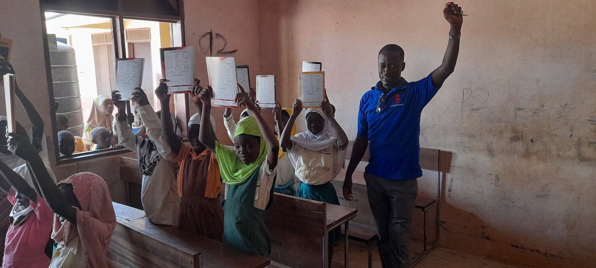 _LING_project's tweet photo. On day 2 of "our back to sch connect". We reached out to Kpanvo E/A sch and shared insights on what we do with regards to #Literacy & #STEM. We climaxed the day sharing with them educational materials as we strive to get started. Praises to all our amzaing donors & to #STEMPUNKS https://t.co/fOTElAw5MJ