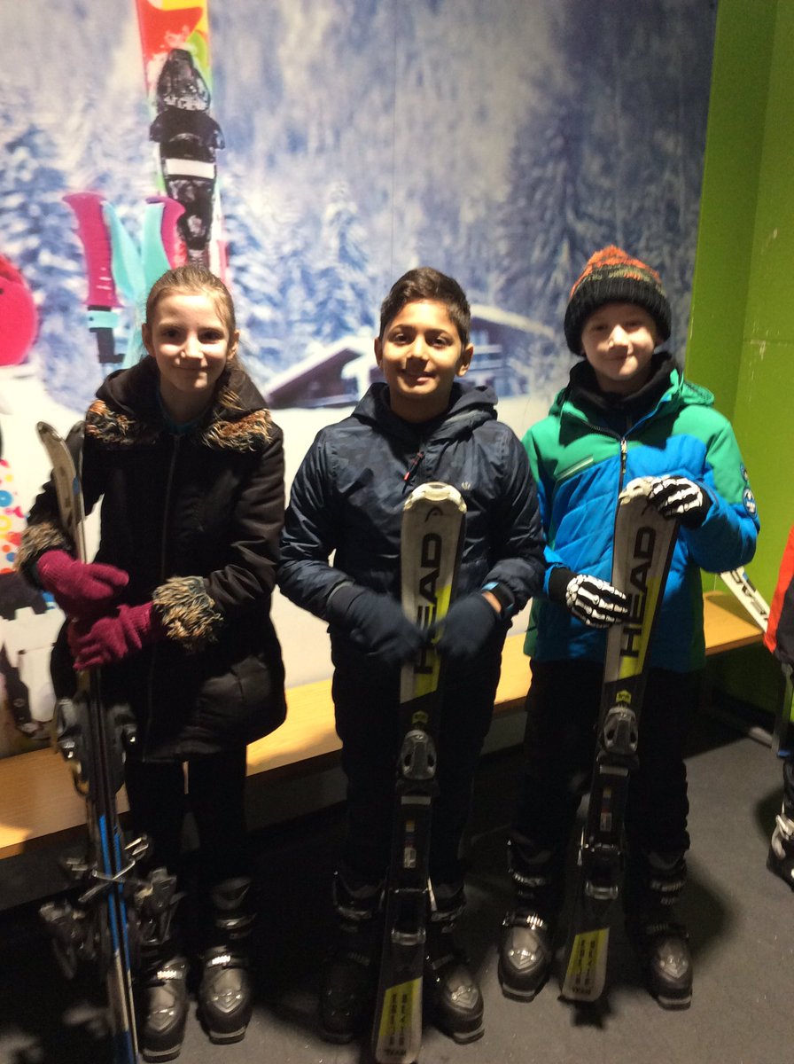 St_Wilfrids_5M's tweet photo. Getting ready! @LT_Trust 🎿 https://t.co/nHcSluamS2