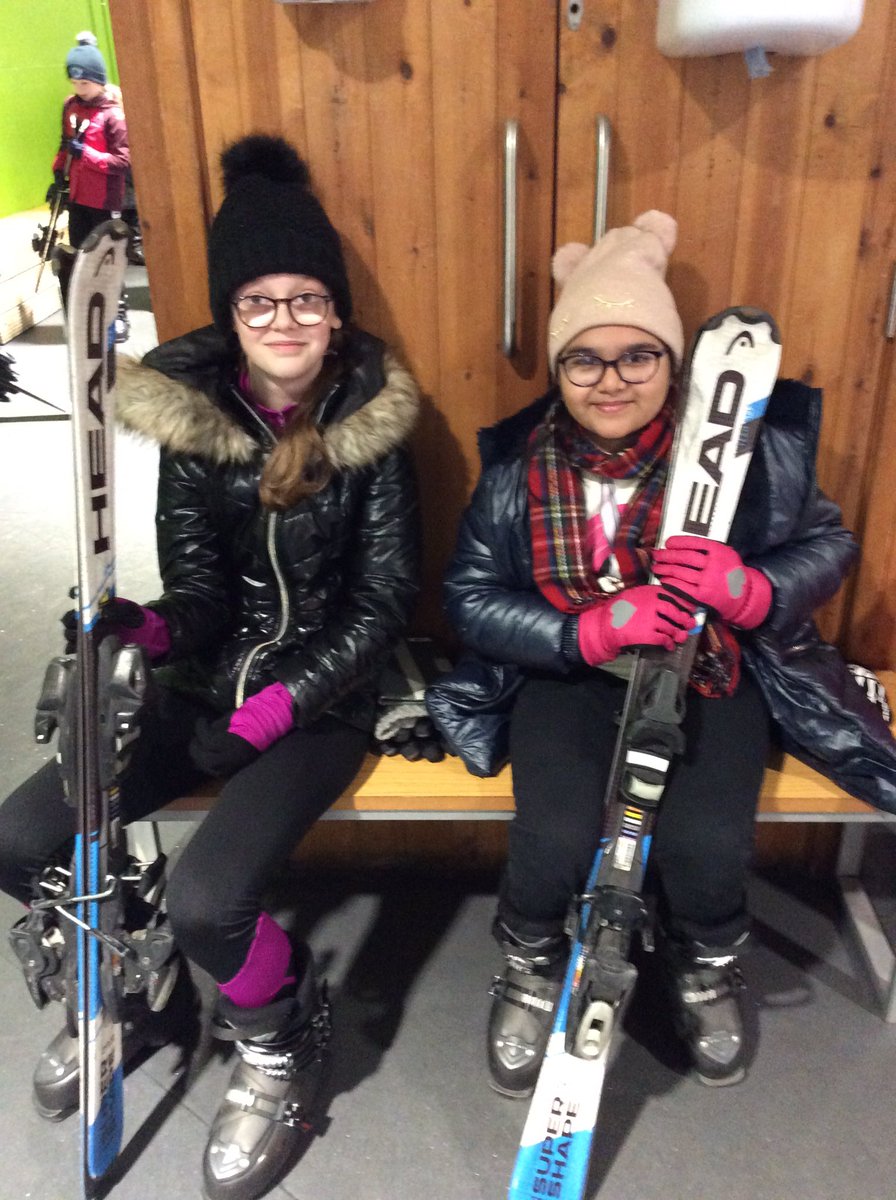 St_Wilfrids_5M's tweet photo. Getting ready! @LT_Trust 🎿 https://t.co/nHcSluamS2