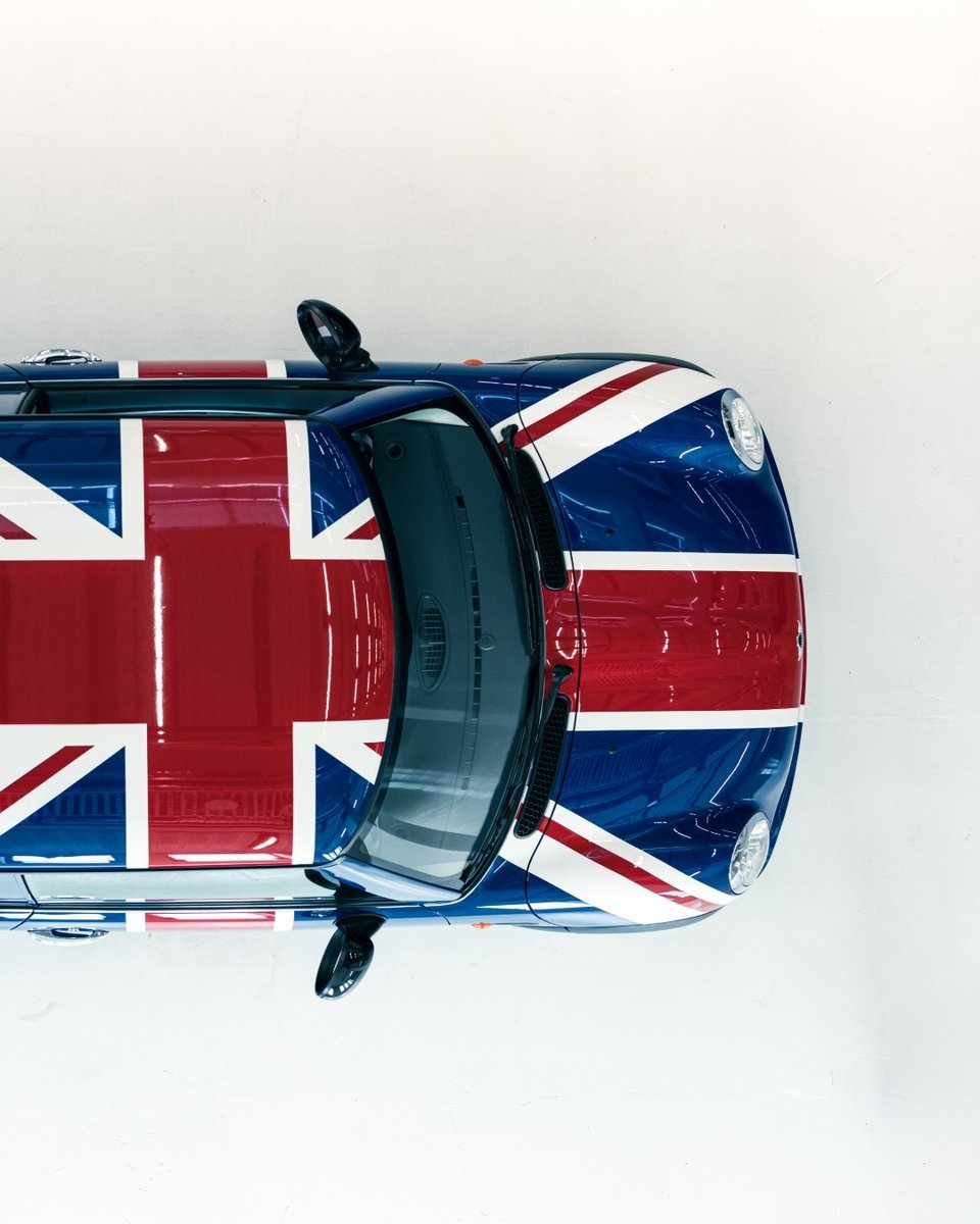 BerryMINI's tweet image. The definition of MINI Culture. #MINIicons #mini #lifestyle 

(Photo Credit: @mini)