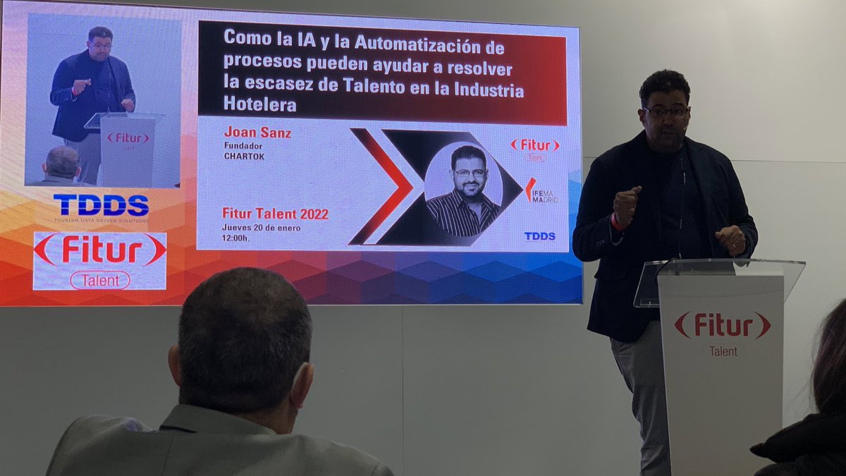 En #FiturTalent presentamos los ganadores del “Hospitality Challenge” de la <a href="/UNWTO/">UN Tourism</a>.

🎙 Tiene la palabra Joan Sanz, fundador de <a href="/chartOk_/">chartok</a>.

📍 Pabellón 10 de <a href="/IFEMA/">IFEMA MADRID</a> MADRID.

#FITUR2022 | #AbrazamosElMundo | #SomosTurismo