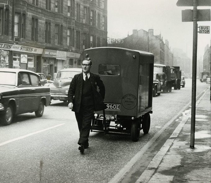 OldGlasgow.com
Postal Wagon on Maryhill Road Just past Eastpark Home Glasgow 1960s
OldGlasgow.com