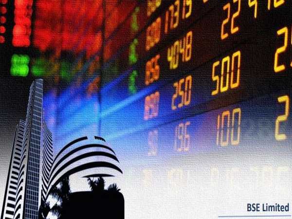 ani_digital's tweet photo. Indian stocks tumble for 3rd straight day; Sensex dips 634 points, Nifty down 1.01 per cent

Read @ANI Story | https://t.co/nR2Q8Y5mfP https://t.co/vnvYGECg5Q