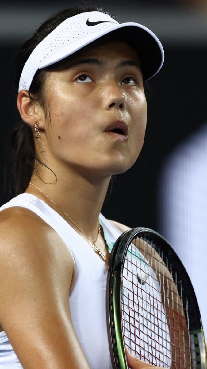 belleamball's tweet photo. What a strange and weird Tennis match this was. Emma #Raducanu lost her R2 match in the decider vs Kovinic. Raducanu couldn’t hit Topspin FH because of a big blister. That is why she precisely deserves respect for a huge performance. We see you soon, Emma. #AO2022 https://t.co/cU3zbJLdgu