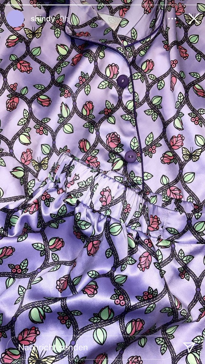 HelalGossip's tweet photo. Shindy bringt wie es aussieht seinen eigenen Pyjama raus: https://t.co/OwYQg4Kuy6