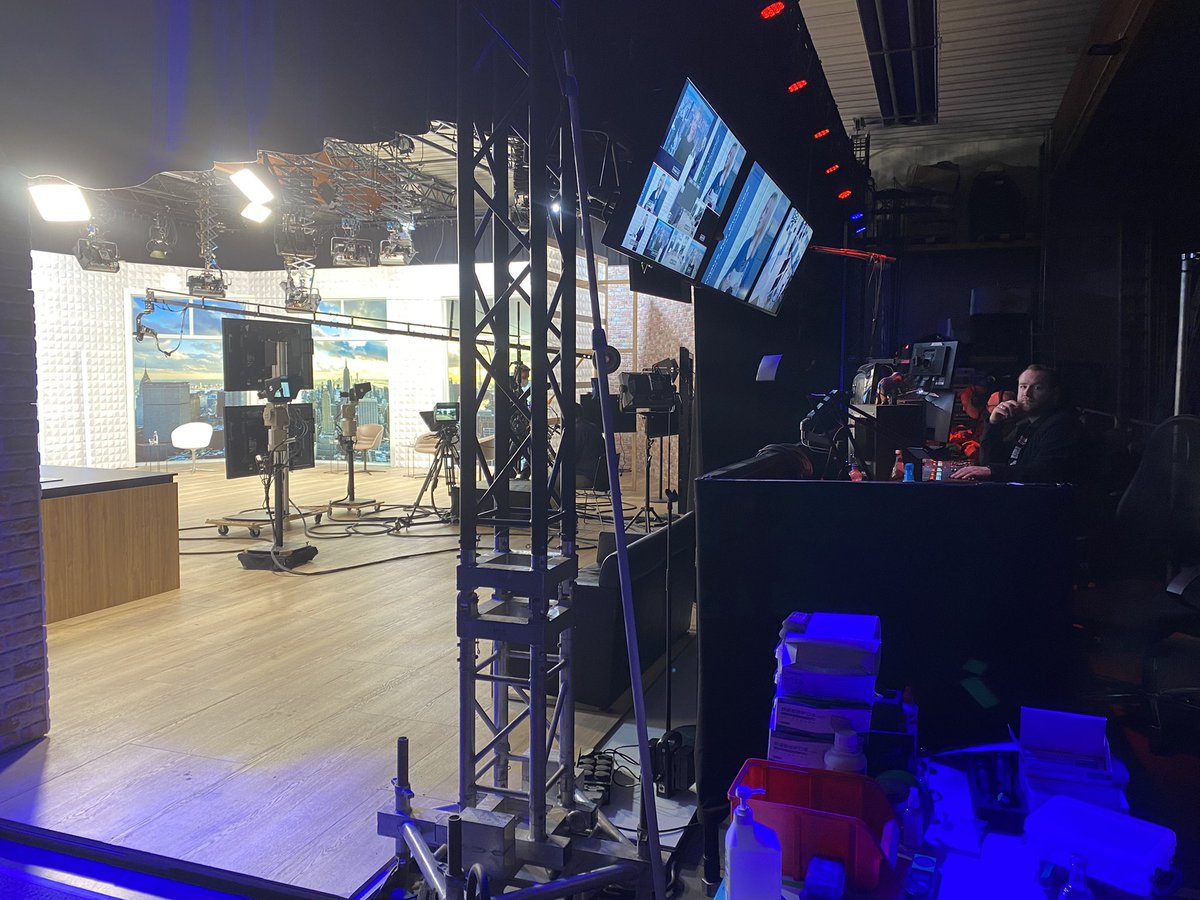 felixplapperer's tweet photo. Different career paths in Finance?Had a fun discussion with Lukas Kollmann @KKR_Co, Jan Niemöller @PerellaWeinberg and Liesa Lier @BainAlerts on stage at #WHU’s #CampusForFinance conference @pauaventures https://t.co/qtEh4poxd7