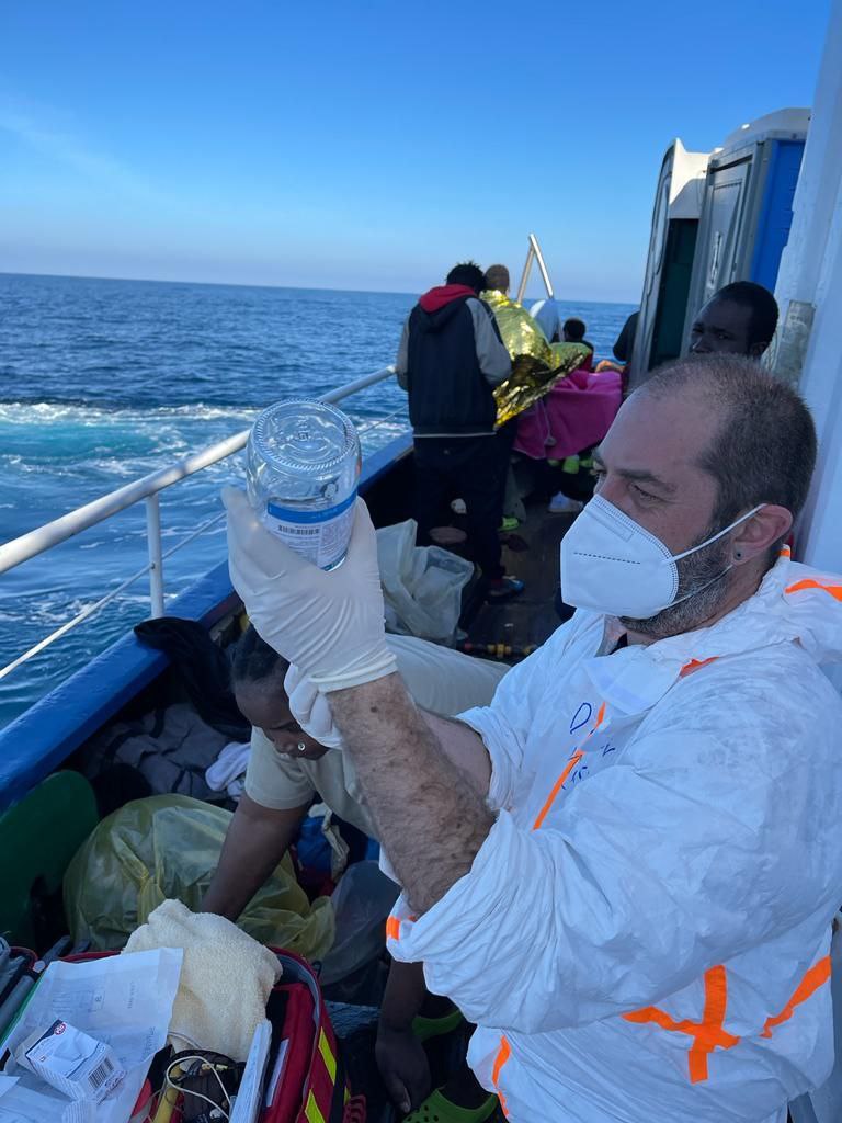 🔵🔵 The #MareJonio completed a second rescue operation this morning. A wooden boat in distress: 107 people fleeing the horrors of #Libya, including 14 women and two children under one year old. Now a total of 208 are safe on our ship. 

They need a #safeport of disembarkation.
