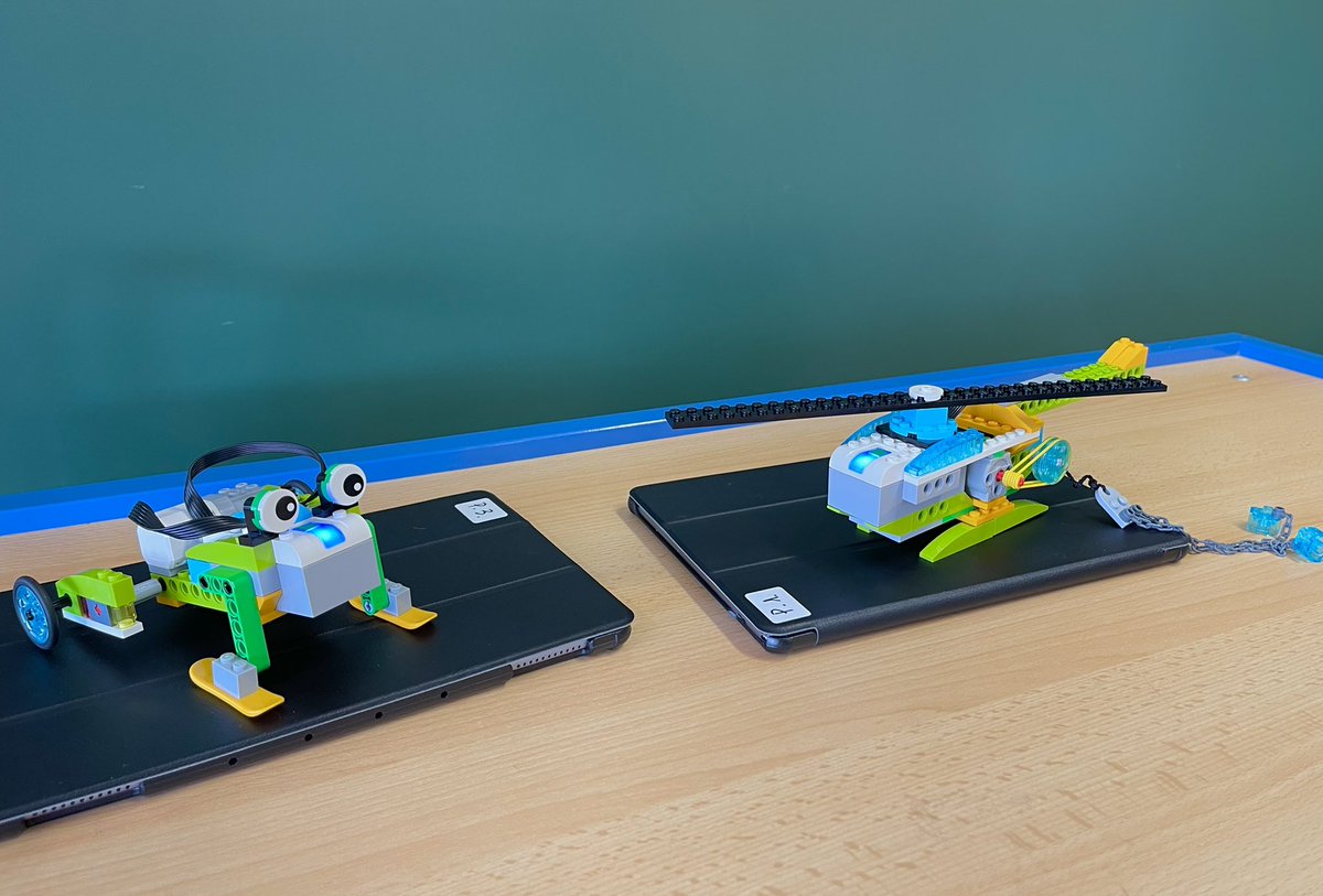 Trabajar en clase “Robótica y Programación” con LegoWedo 2.0 es una experiencia increíble para los discentes.
youtube.com/watch?v=W07a1C…

<a href="/Ciscoles85/">Francis Garrido</a> <a href="/gamificatuaula/">GAMIFICATUAULA</a> <a href="/educacion3_0/">EDUCACIÓN 3.0</a> <a href="/legowedo_tic/">legowedo_tic</a> @EducaAndInnova