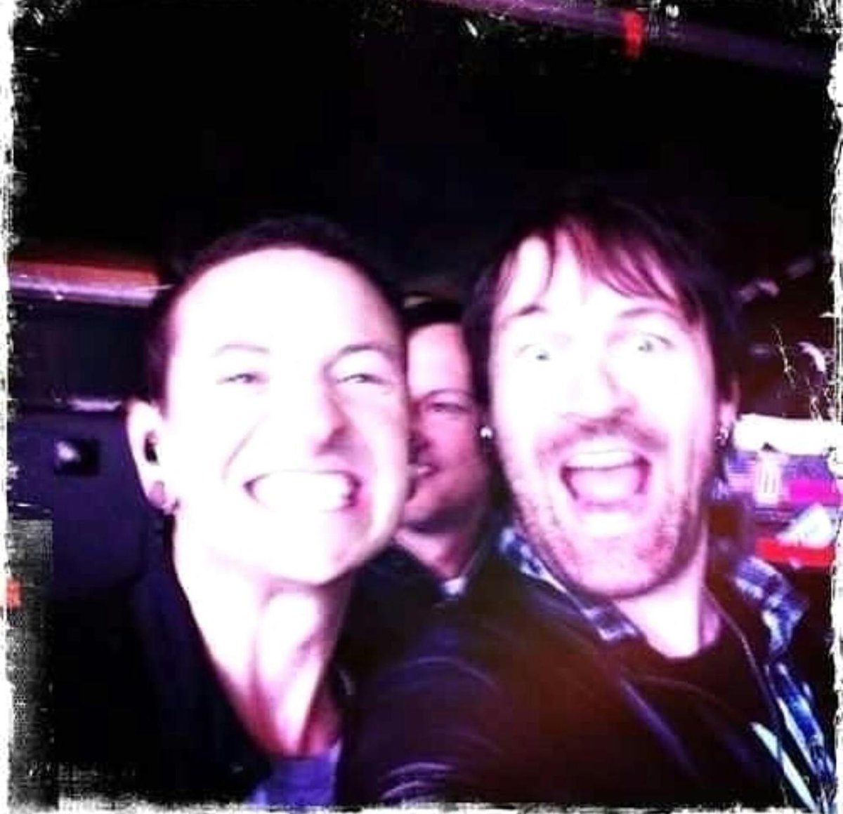 FallanFox's tweet photo. I love these two so much ;_;💞 (Also Amir hiding in the background 💖)
#ChesterBennington #RyanShuck #AmirDerakh #DeadBySunrise https://t.co/F5lCepVy5y