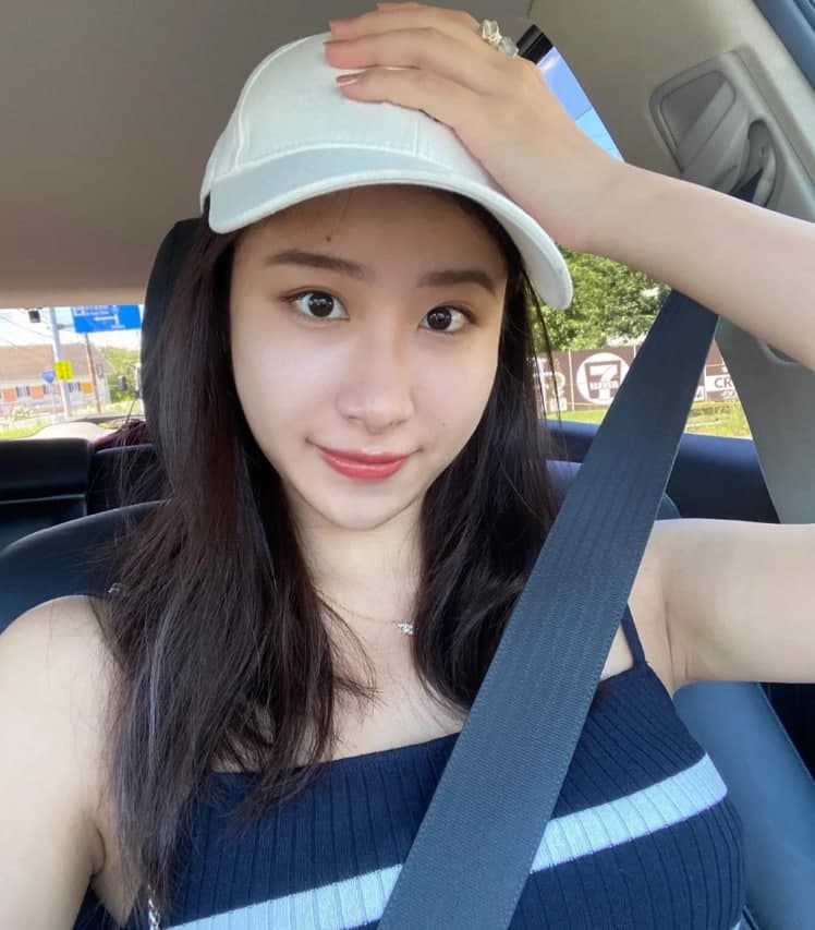 Oily hair, only put on a hat🤪