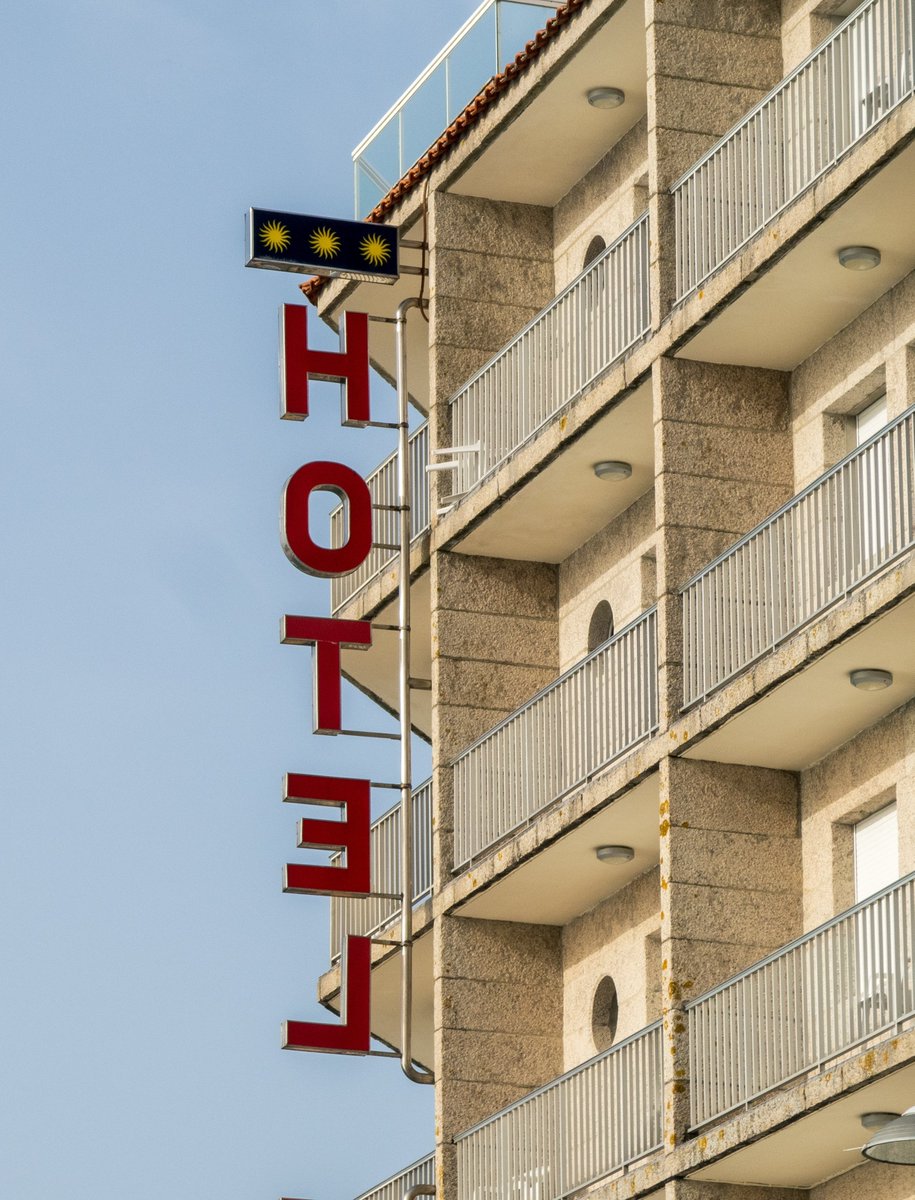 Un juzgado ordena al Ayto. de Valencia la devolución a un hotel de 27000€ del IAE correspondiente al cierre forzoso del primer estado de alarma. La juez dictamina que la actividad es el objeto del tributo y al no poder ejercerla procede la devolución.