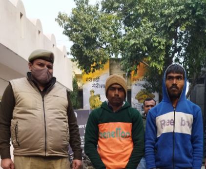 noidapolice's tweet photo. बंद मकानों के ताले तोड़कर चोरी करने वाले 02 अभियुक्त गिरफ्तार। 

कब्जे से घरेलू सामान गैस सिलेंडर, पंखा आदि बरामद । 

थाना सेक्टर-24 नोएडा ! https://t.co/seLgXDV4ES