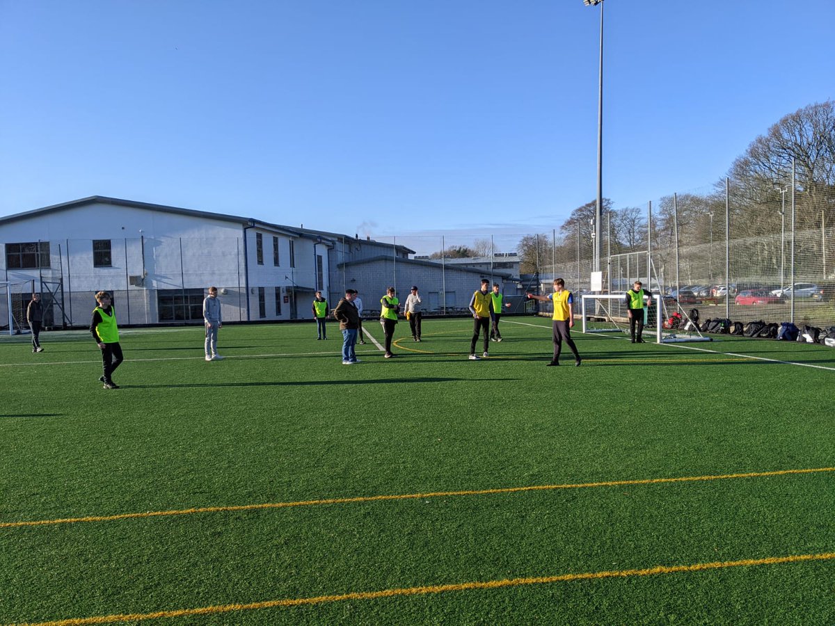 EngineeringRun1's tweet photo. Enrichment week in our Progress Mentor sessions this week 🤩🤩 @RunshawCollege #TeamBuilding #Runshaw #Football #Enrichment https://t.co/8WyfQ2db8U