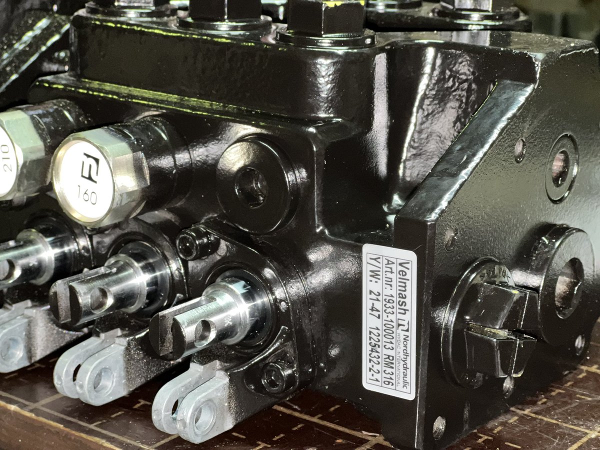 remzonamkad31's tweet photo. Гидрораспределитель NORDHYDRAULIC RM316 (арт. 1933-100013) для стационарного манипулятора ВЕЛМАШ ОМТ-97М-04КС

Заказ по телефону +7(916)261-28-05

#gdplru #запчастивелмаш #велмаш #гидрораспределитель #nordhydraulic #nordhydraulic #rm316 #велмашомт97м04кс https://t.co/8hfSLNmFKn