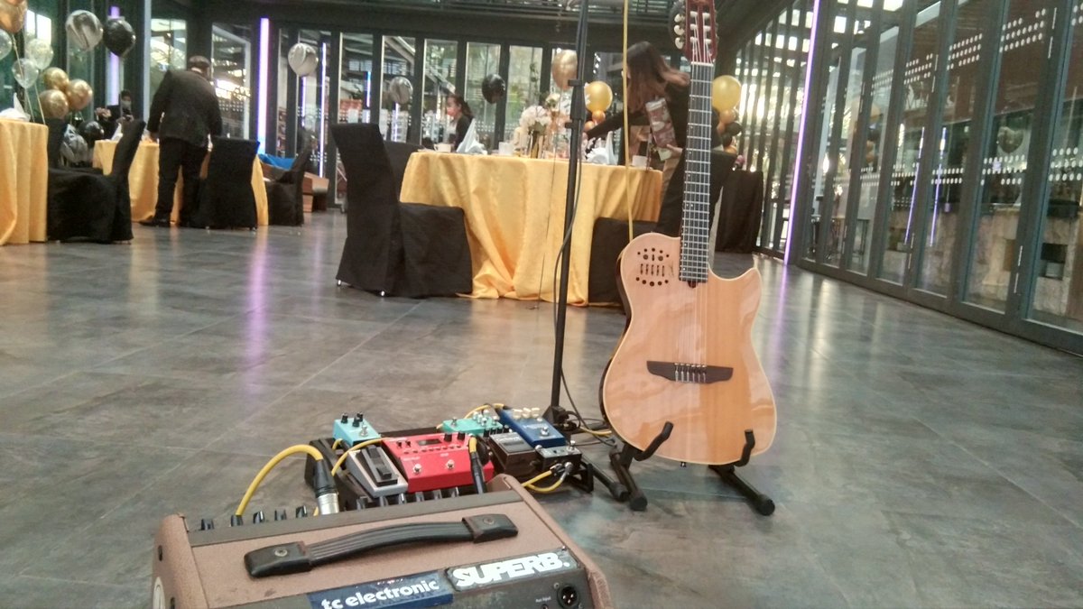 tim_melodicpunk's tweet photo. Retirement Dinner.
Solo Performance
#LOOPERS #bossrc500 https://t.co/rQfJ7hLskp