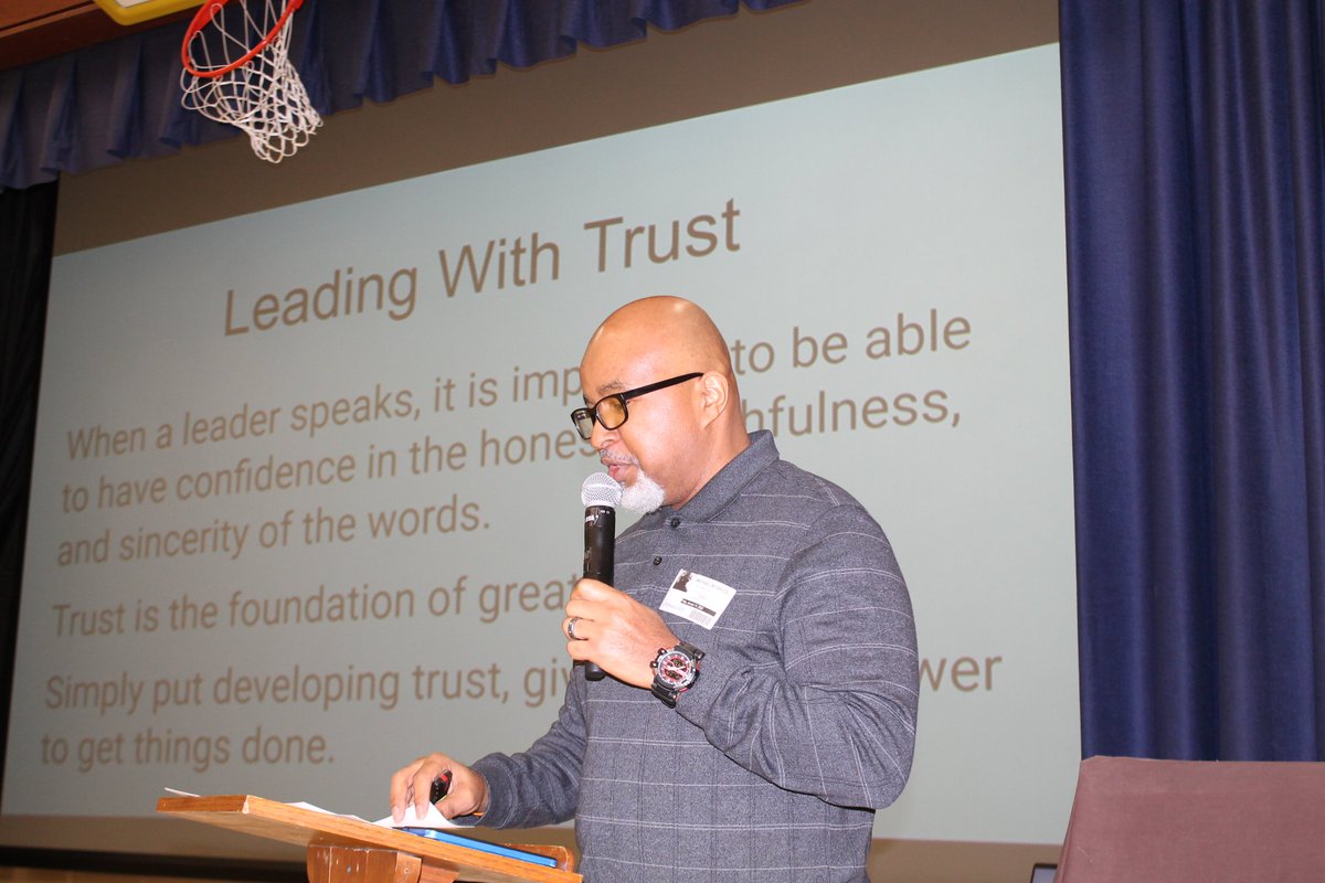CoachMcBride1's tweet photo. Thank you to @QBDoctor Mark Pease Superintendent of Somerdale-Park Schools for inviting me in to speak to his staff on Becoming a Strong Leader and Developing an Elevated Mindset.  It was a great time!!

#leadership #mindsetmatters #thewingsproject36 https://t.co/BK6mG1qmSR