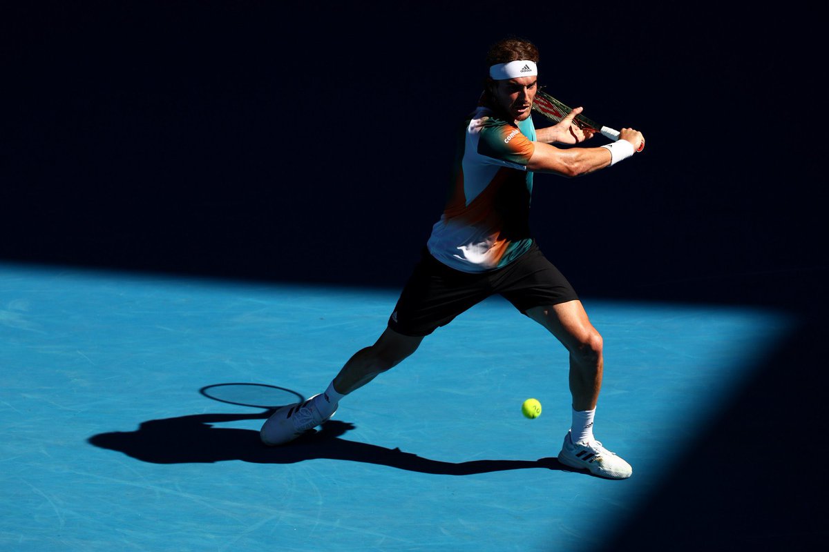 SOMOSDXTF's tweet photo. #AusOpen
❌ Tsitsipas a #Baez 7-6 6-7 6-3 6-4.  Gran actuación del argentino en su primera aparición en un cuadro de Grand Slam. https://t.co/l2DwYMhfWS