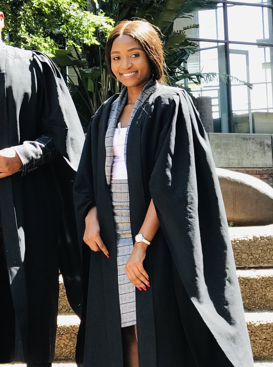 RefilweMakwala3's tweet photo. @MichaelBucwa Law Graduate 👩‍🎓 https://t.co/kDT63rg2Oq