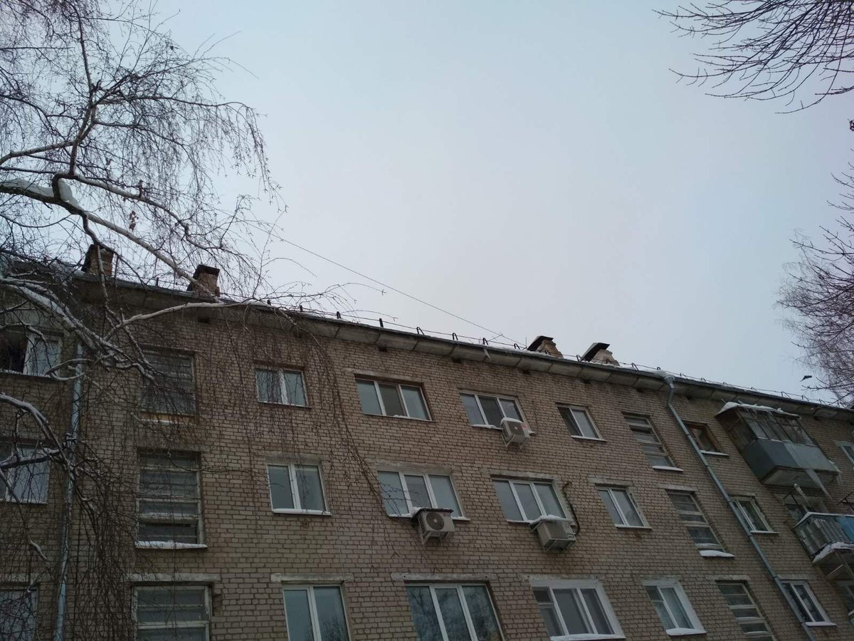 ALCOMGARANT's tweet photo. @LeKo_163 @SamMobilePriem @Adm_Okt_Samara Добрый День! Кровля очищена. Вопрос расчистки снега и освобождения урн от мусора взят в работу https://t.co/S01U31ew1Z