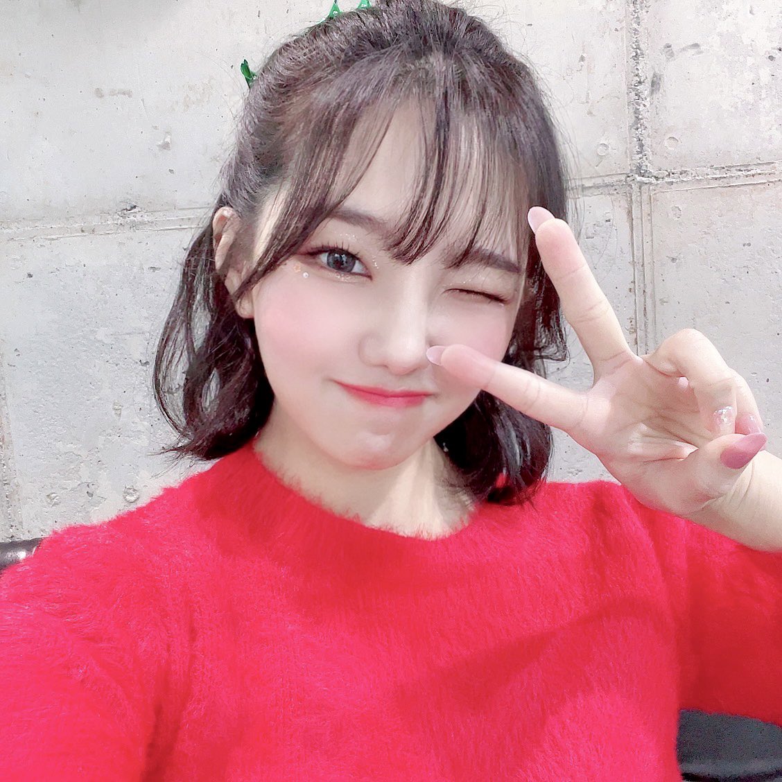 MANITOofficial's tweet photo. [#ARI] 내 윙크를 받아라 🥰😘

#마니또 #애니 #아리 #MANITO #ANNIE #ARI #KPOP #GIRLGROUP #IDOL https://t.co/Uz7jsOMKqR