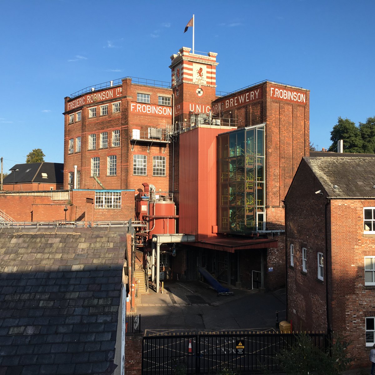 oldmudgie's tweet photo. It will be a great shame if we end up losing this iconic sight due to the relocation of Robinson's brewery. https://t.co/Tv1OHLphuy