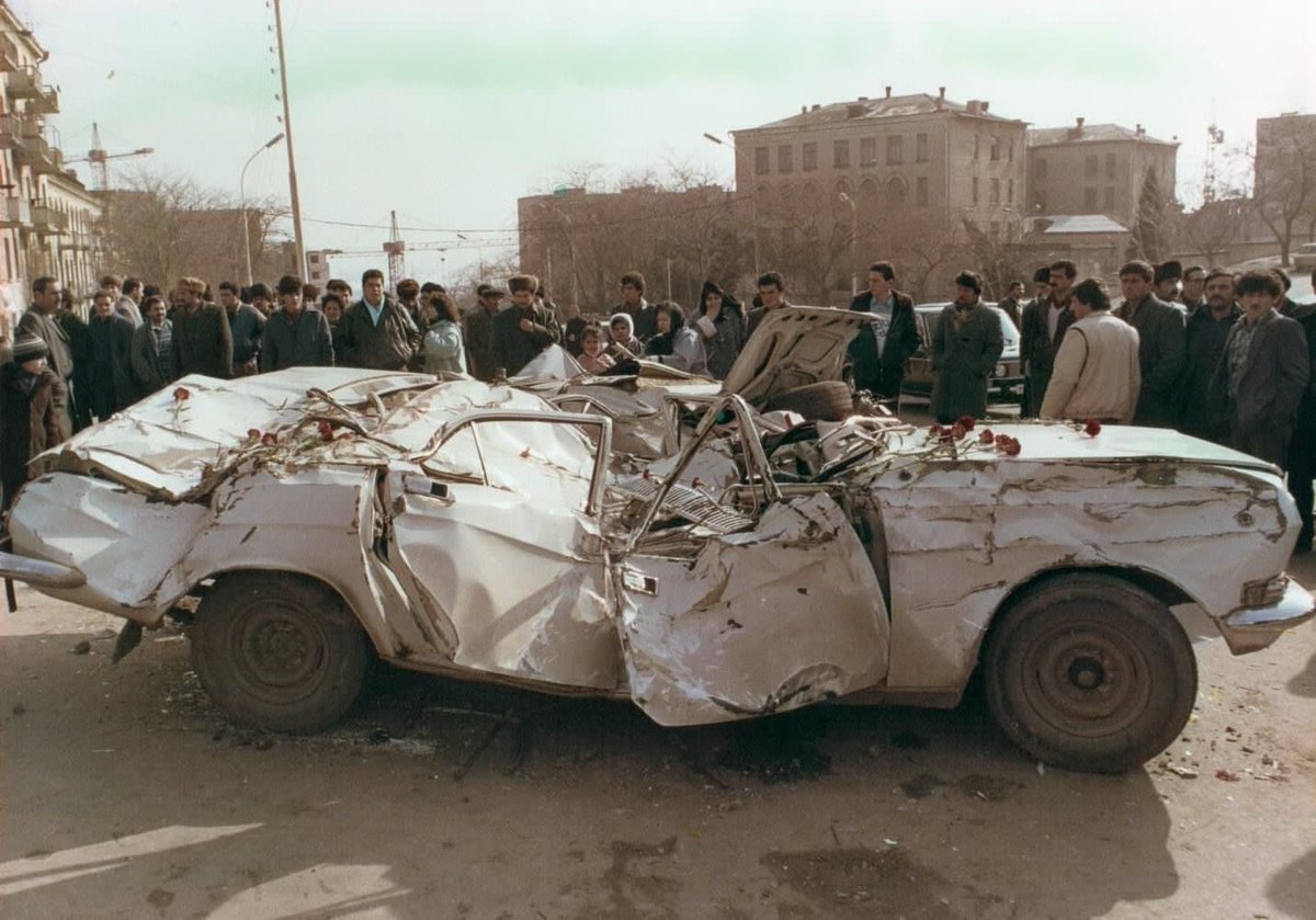 20 ноября 1990. Армянские погромы в Баку 1988.