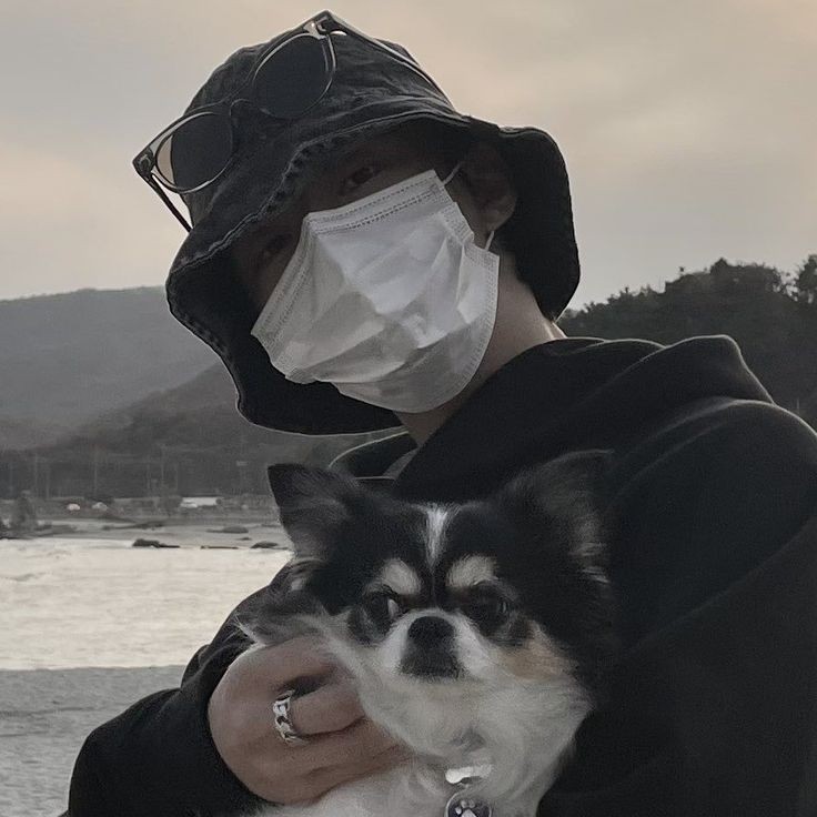 FJizxHlagAAhNp8?format=jpg&name=900x900