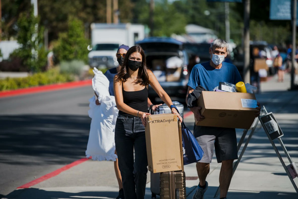 ZagFirstYear's tweet image. We are hiring two paid event coordinators to join our core team to help plan and assist with new student and parent and family orientation and family weekend. The link to apply and to more information is in our bio. Let us know if you have any questions. #GoZags #BeAZag #HowToZag