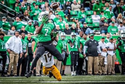 Blessed to receive an offer from Coach <a href="/Dbowman85/">Dominique Bowman</a> and Marshall University <a href="/HerdFB/">Marshall Football</a>‼️🟢⚪️  #Elite3🔺#GoHerd #WeAreMarshall <a href="/JOvertonFball/">John Overton</a> <a href="/CoachBroome_7/">Arcentae Broome</a> <a href="/RileyElite3/">Riley Howard III 🇲🇭</a> <a href="/_Elite3/">ELITE 3</a> <a href="/CoachHuff/">Charles C. Huff</a>