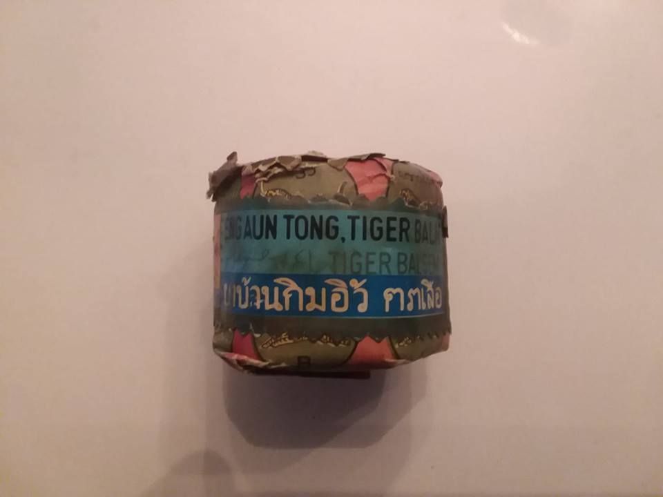 Tiger_Balm_US's tweet photo. Did you know Tiger Balm has been sold for nearly 100 years? Tiger Balm U.S. fan Nick Heron shared these photos of his vintage Tiger Balm jar, still in its original paper wrapper.
Thanks for the great #PhotoBalm Nick!
#TigerBalm #PainRelief #FanPhoto #Retro #Vintage ๐ธ https://t.co/MGHig4ft2C