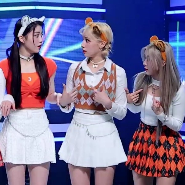 etxternalIy's tweet photo. xiaohiyyihyeon's reactions to winning though ๐ญ they were in such shockโ
#WADADA3rdWin #Kep1er3rdWin
#์ผํ๋ฌ #Kep1er @official_kep1er https://t.co/cB9iQKr8o5