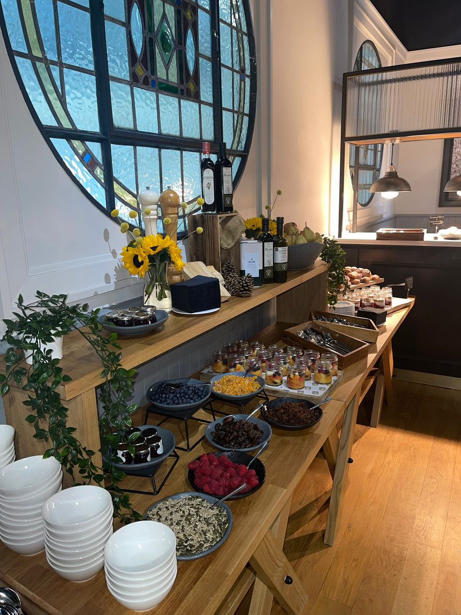 DIB_KJ's tweet photo. Breakfast and business this morning at @AVFCOfficial business networking. Great to hear from the Head of Nutritionist, what amazing things the AVFC Foundation get up to in our City and make new connections! ☕️🥐 https://t.co/yyYl8iLVWW