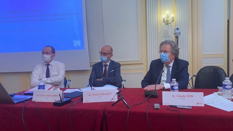 lecese's tweet image. Devant la promotion de l'IHEPS qu'il parraine, le Président @ThierryBeaudet souligne « l’importance des acteurs de la société civile dans l’identification précoce de sujets structurants »

Par ex, l'avis de J. Wresinski sur la #pauvreté : à l'origine de la création du RMI en 1988