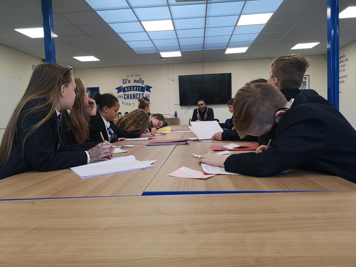 A massive thank you to <a href="/Blueeye91James/">James Clayton</a> for spending the time with us today <a href="/WorleCSA/">WCSA</a>. The  students were absolutely delighted to hear all about the Mayor and his role. 👏 Many were left feeling truely inspired #YouthPower <a href="/PrincipalWCSA/">Jacqui Scott</a>