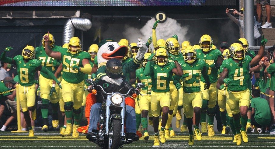 #AGTG After a great talk with @CoachPowledge I am blessed to say that I have earned an offer from the University of Oregon ! #ScoDucks 🦆 @CoachDanLanning @oregonfootball 