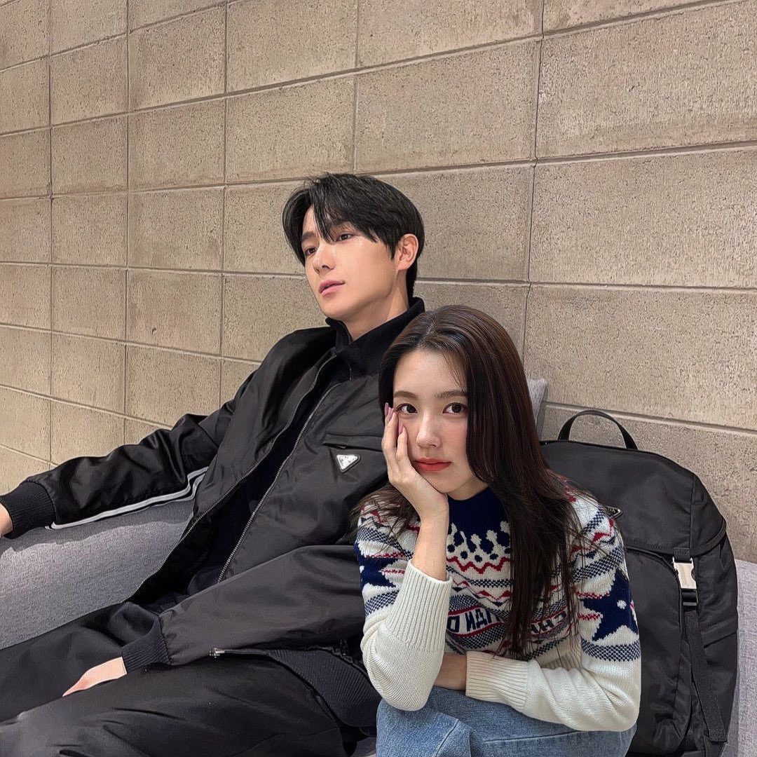 deysgoneby's tweet image. si ayang ga liat kamera #myeonjae