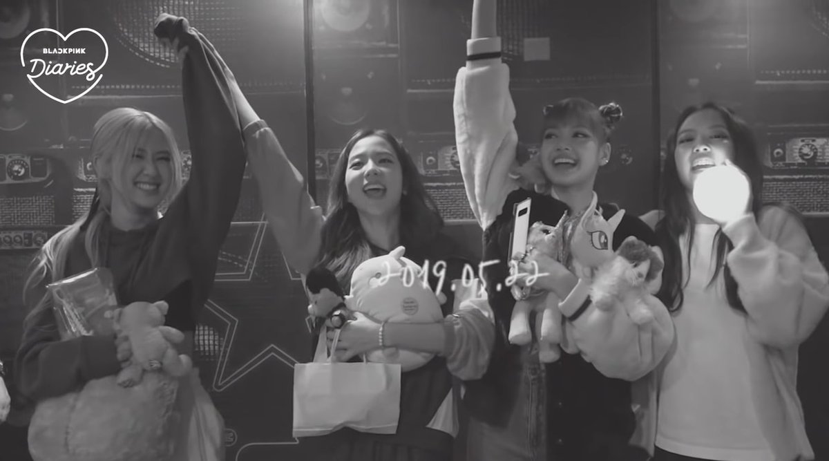 hourlybpinks's tweet photo. #BLACKPINK #블랙핑크 https://t.co/5oGsM94QRq