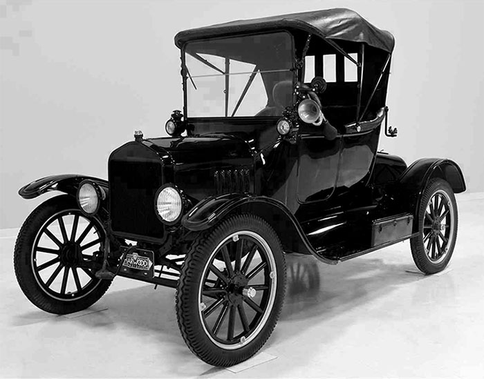 In today's diary extract it's 1924 and René Gimpel takes a hotel suite in Detroit to entertain his clients and to meet Henry Ford.

At 8pm we are invited to Henry Ford’s, where we will see traditional dances.

Read more...
facebook.com/GimpelFilsLTD