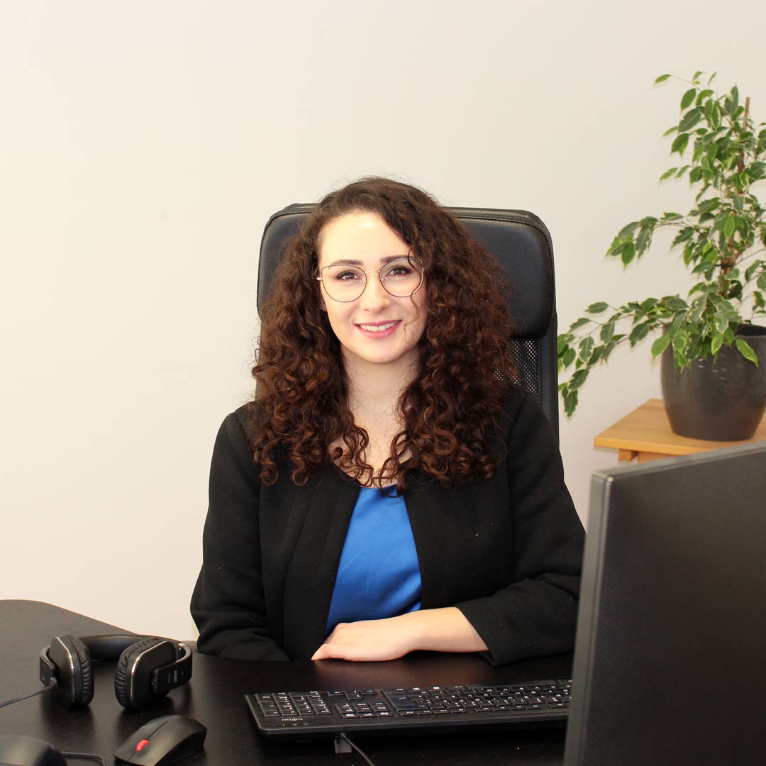Carta_eu's tweet photo. Seit Januar ist Marzena Maura Możejko neues Mitglied in unserem #Team. Sie studierte Sprache, Kultur, Translation (B.A.) an der Uni Mainz und sammelte dort als Wissenschaftliche Hilfskraft erste PR-Erfahrungen. Wir freuen uns, dich bei uns im Team willkommen zu heißen! 😊💪 https://t.co/sKLRIB68Lt