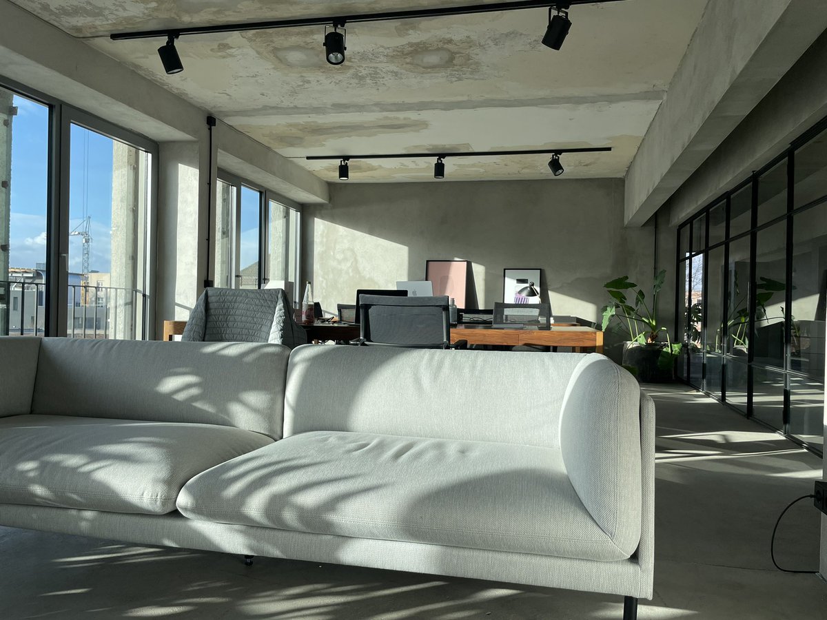 feindura's tweet photo. Love the light ⛅️ 

…and yes, the office is 3x bigger and yes, there are people in the other spaces… https://t.co/wQ6wIn0F0O