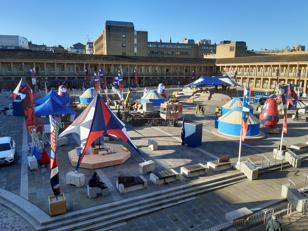 FittonReporter's tweet photo. Folk are busy busy at @ThePieceHall prepping for Marvel filming next week #callywood https://t.co/p6M16kGDI3