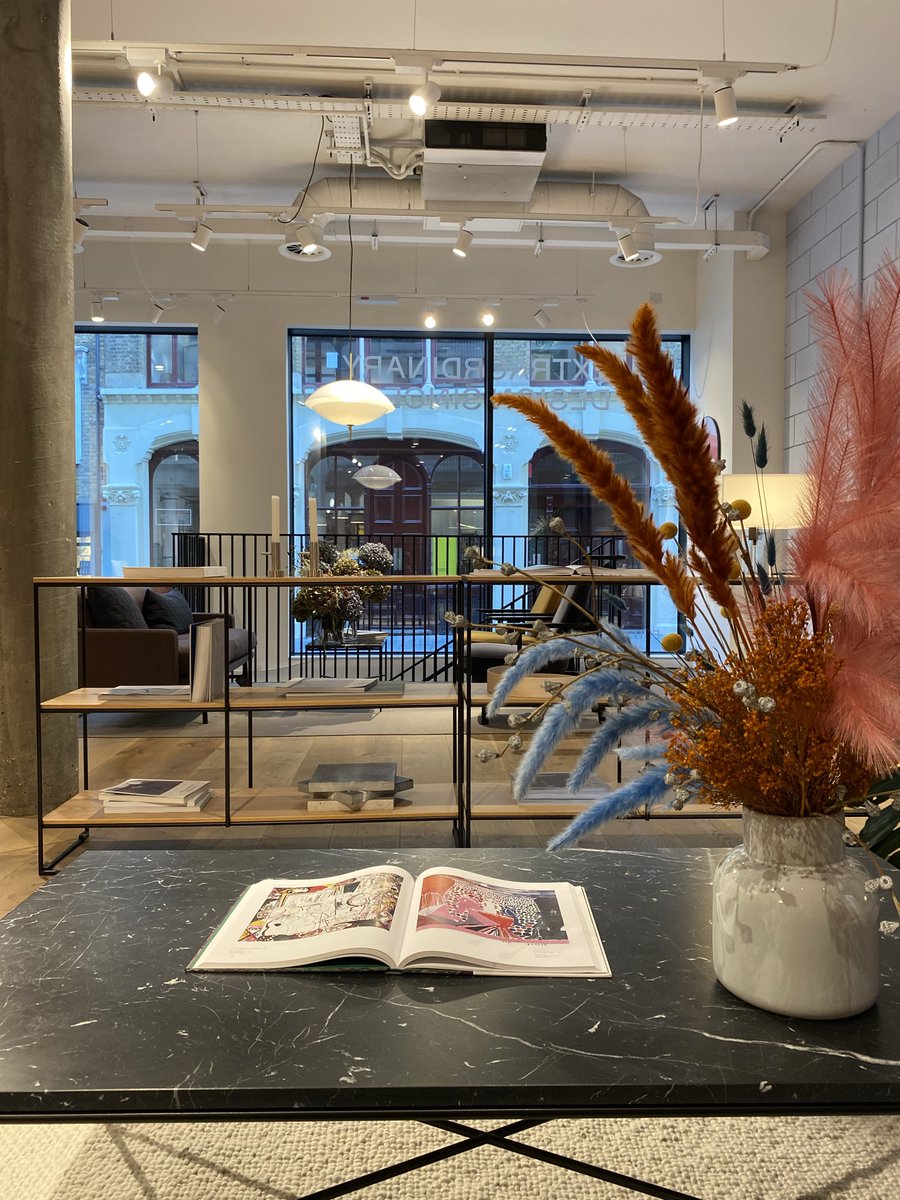 PRODUCT SPOTLIGHT II FRITZ HANSEN Planner coffee table and shelving by Paul McCobb, a legendary designer known for creating slender designs where form follows function. 

#workplacefurniture #office #officefurniture #officeinteriors #officedesign #furniture #design