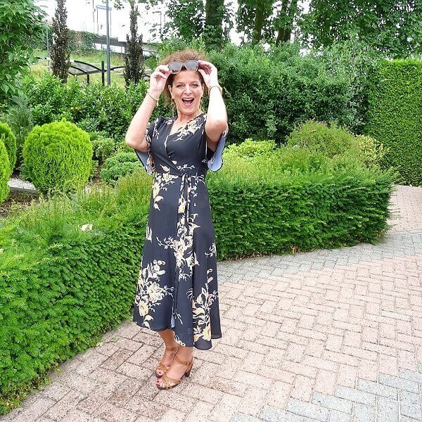 nancybaten1's tweet photo. But are still very nice to look back at, for me anyway. Why don't I have them anymore? I'll tell you that later. As many of you know, Gerben and I are on holiday. That's why I have a post for you today with dresses that I no longer have. #40plusstyle
https://t.co/I77Uqi9HUO https://t.co/ncU1S1yA7A
